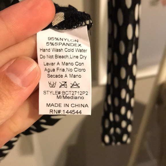 Sheer top with zipper accents - Picture 4 of 4